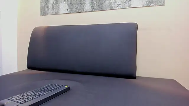 ZANE EVANS online show from April 15, 12:45 pm