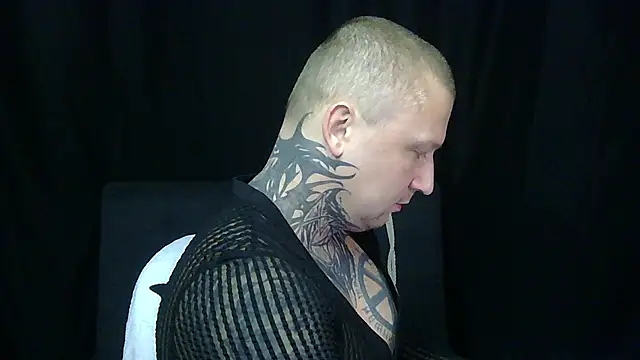 devilWithTats online show from April 4, 7:06 am