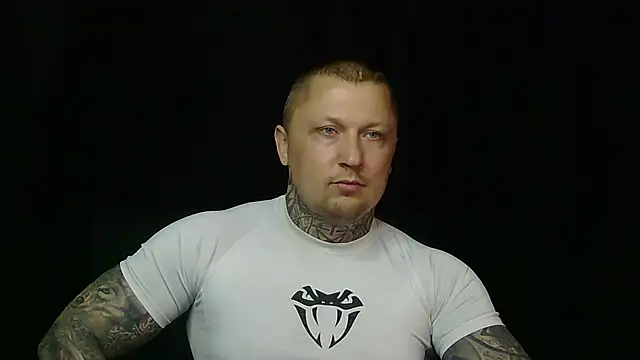 devilWithTats online show from May 3, 8:42 am