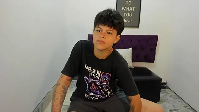 Snapshot of TomBoy_Natali chatting on June 17, 11:12 am TomBoy Natali online show from June 17, 11:12 am