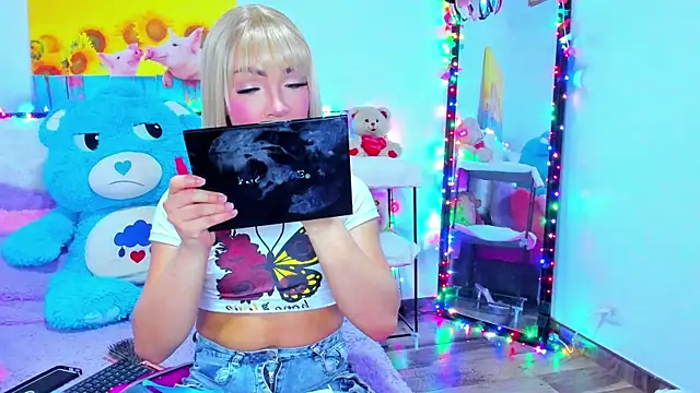 Snapshot of Dulce_Fabiana_ chatting on March 1, 6:54 pm Dulce Fabiana online show from March 1, 6:54 pm