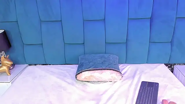 reze chaw online show from March 27, 1:22 pm