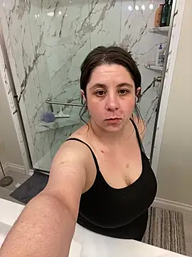 bratbabyannax online show from March 28, 3:22 pm