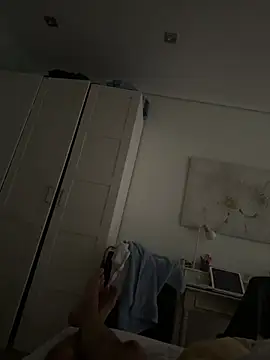 alexandeerr1986 online show from May 2, 8:08 am