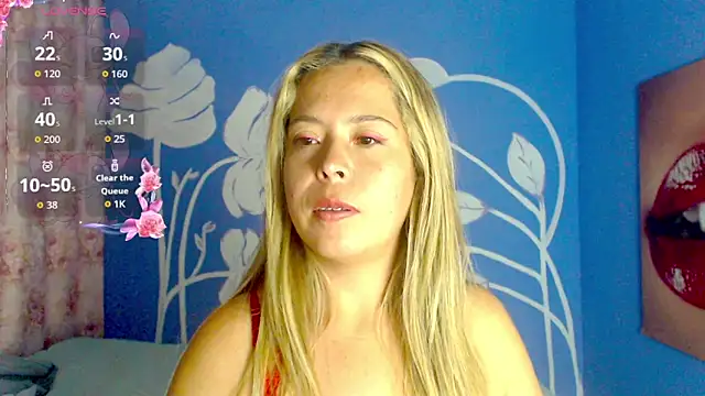 Snapshot of CamilleRouge chatting on March 2, 5:08 am CamilleRouge online show from March 2, 5:08 am