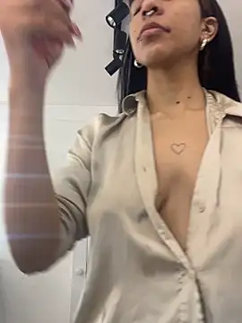 VioletaHills  online show from March 22, 12:30 pm