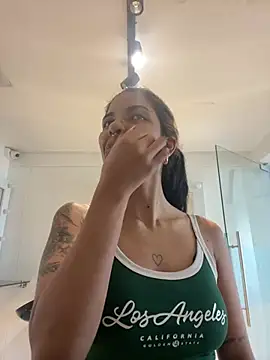 VioletaHills  online show from March 31, 12:27 pm