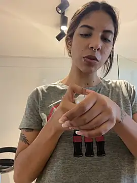 VioletaHills  online show from April 1, 12:28 pm