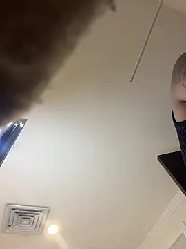 VioletaHills  online show from April 17, 12:19 pm