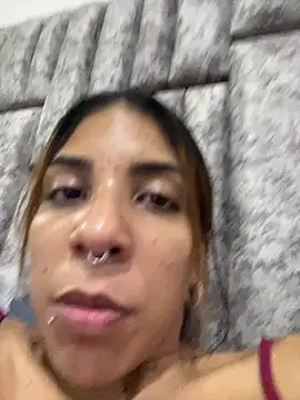 Snapshot of VioletaHills_ chatting on June 12, 4:11 am VioletaHills online show from June 12, 4:11 am