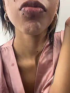 Snapshot of VioletaHills_ chatting on July 17, 12:34 pm VioletaHills online show from July 17, 12:34 pm