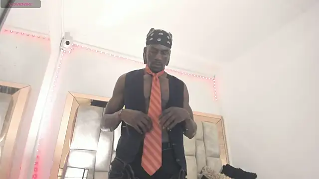 Titan Moreno  online show from April 16, 12:28 pm