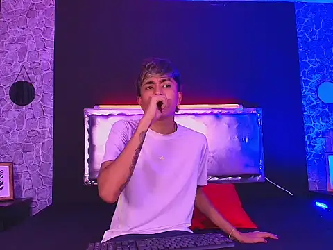 Snapshot of YOSEPH_20 chatting on March 1, 2:02 am YOSEPH 20 online show from March 1, 2:02 am