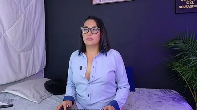Valeriaa cruz online show from May 1, 12:26 am