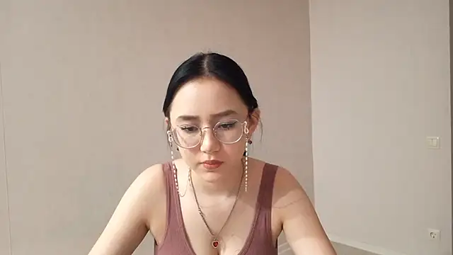 SolvedGlobe online show from April 3, 2:04 pm