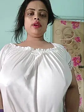 Snapshot of Beauty-3 chatting on June 30, 7:31 am Beauty-3 online show from June 30, 7:31 am