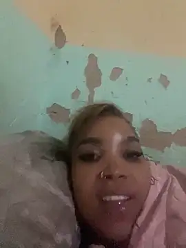 friendlybitch22 online show from April 11, 2:38 am