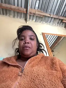 Snapshot of friendlybitch22 chatting on May 2, 8:41 am friendlybitch22 online show from May 2, 8:41 am