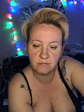 SofiaAmour online show from April 19, 8:00 pm