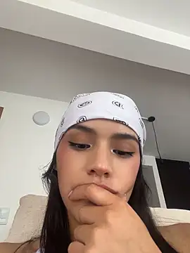 Mia-villalobos online show from May 27, 3:20 pm