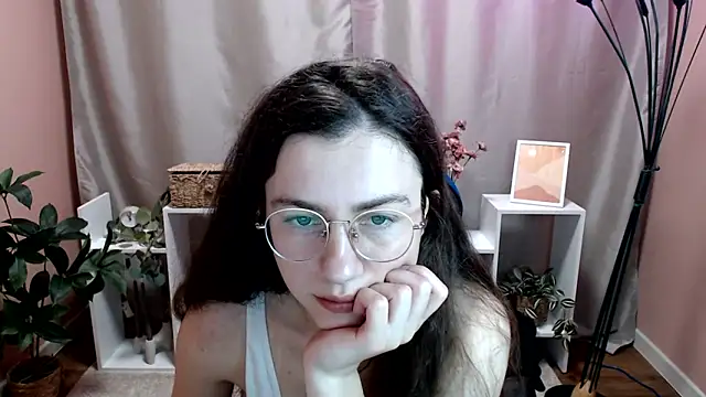MistyBree online show from May 22, 8:21 am