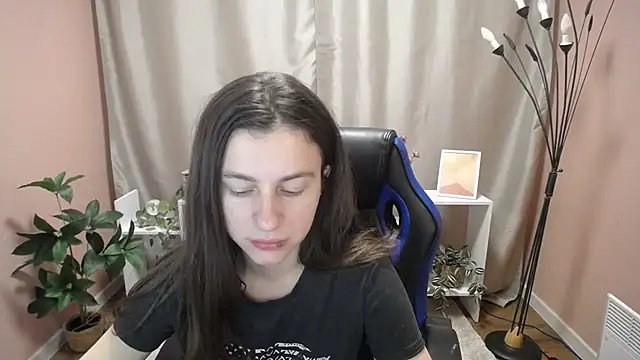 MistyBree online show from May 29, 8:01 am