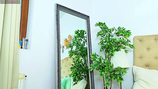 RaysaDrake online show from March 19, 5:00 am