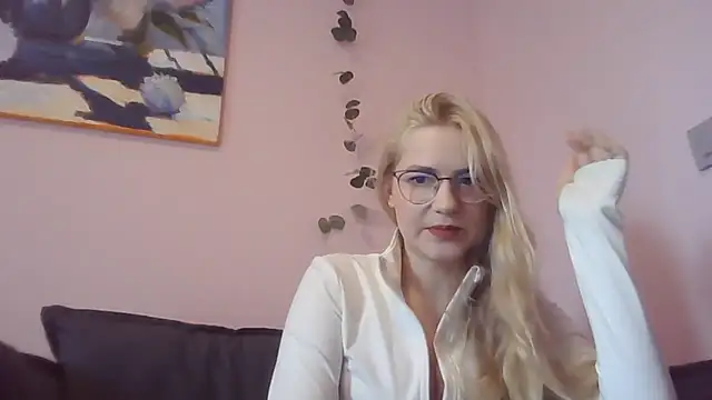 Kiss To Remember online show from March 18, 10:29 am