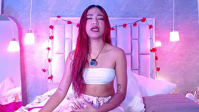 Bella-Sanders online show from March 17, 12:08 pm