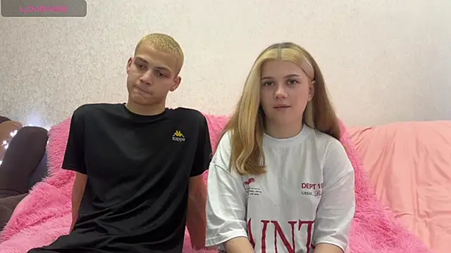 Snapshot of mirel_couple chatting on June 29, 3:12 pm mirel couple online show from June 29, 3:12 pm