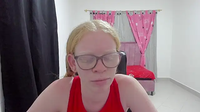 Snapshot of Albingirl chatting on March 2, 9:54 pm Albingirl online show from March 2, 9:54 pm