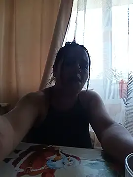Snapshot of roxana_e43 chatting on July 8, 9:25 am roxana e43 online show from July 8, 9:25 am