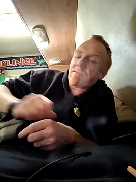 Snapshot of TitanGinger chatting on March 2, 2:57 pm TitanGinger online show from March 2, 2:57 pm