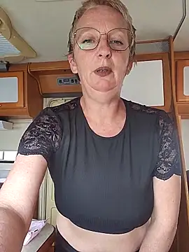 lescoquinsdu40 online show from March 10, 2:44 pm