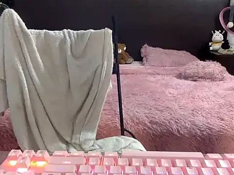 mommy-Milf online show from March 10, 8:47 pm