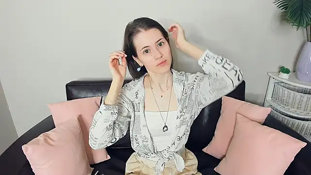 OdiIiaChavarria online show from March 6, 6:43 am