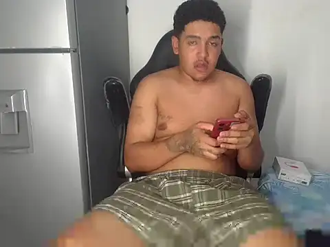 Snapshot of simonxxxlbear chatting on February 28, 10:44 pm simonxxxlbear online show from February 28, 10:44 pm