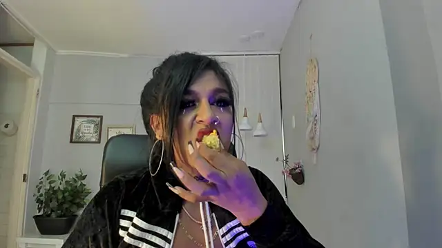 Snapshot of Nahomy_Collins_ chatting on March 31, 7:36 pm Nahomy Collins online show from March 31, 7:36 pm