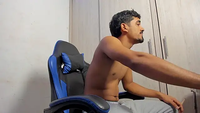 jossi12345j online show from March 4, 2:56 pm