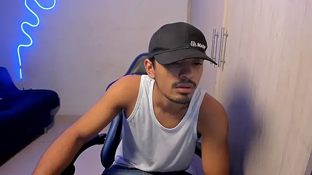 jossi12345j online show from April 10, 4:39 am