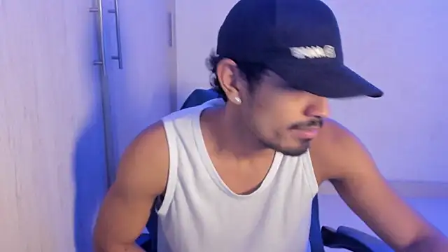 jossi12345j online show from April 18, 9:02 am