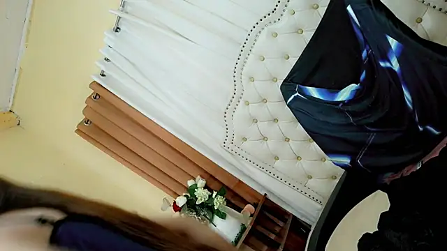 Seductive sophie online show from May 4, 3:35 am