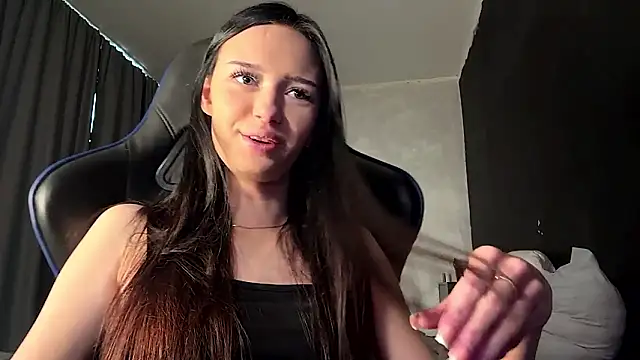 Snapshot of MoranaNoir chatting on March 3, 4:18 am MoranaNoir online show from March 3, 4:18 am