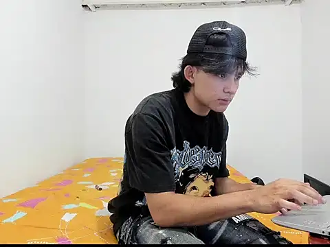 monky 0002 online show from May 2, 6:24 pm