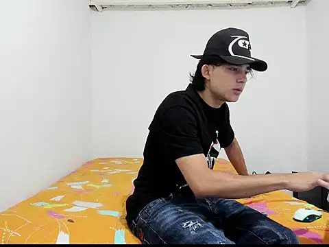 monky 0002 online show from May 3, 2:45 pm