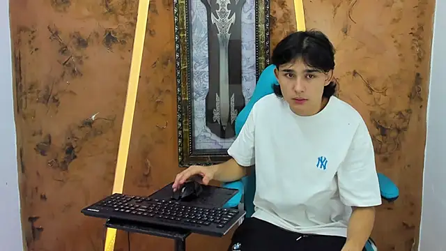 monky 0002 online show from July 11, 4:26 am