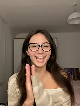 Snapshot of Ellamay06 chatting on March 2, 8:26 pm Ellamay06 online show from March 2, 8:26 pm