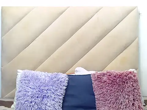 TokyoXXX online show from April 8, 8:09 pm