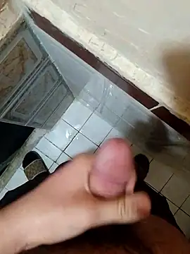 Snapshot of dzniyaak chatting on March 4, 1:44 am dzniyaak online show from March 4, 1:44 am