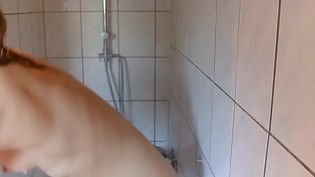 Snapshot of Lu302 chatting on March 3, 10:32 am Lu302 online show from March 3, 10:32 am